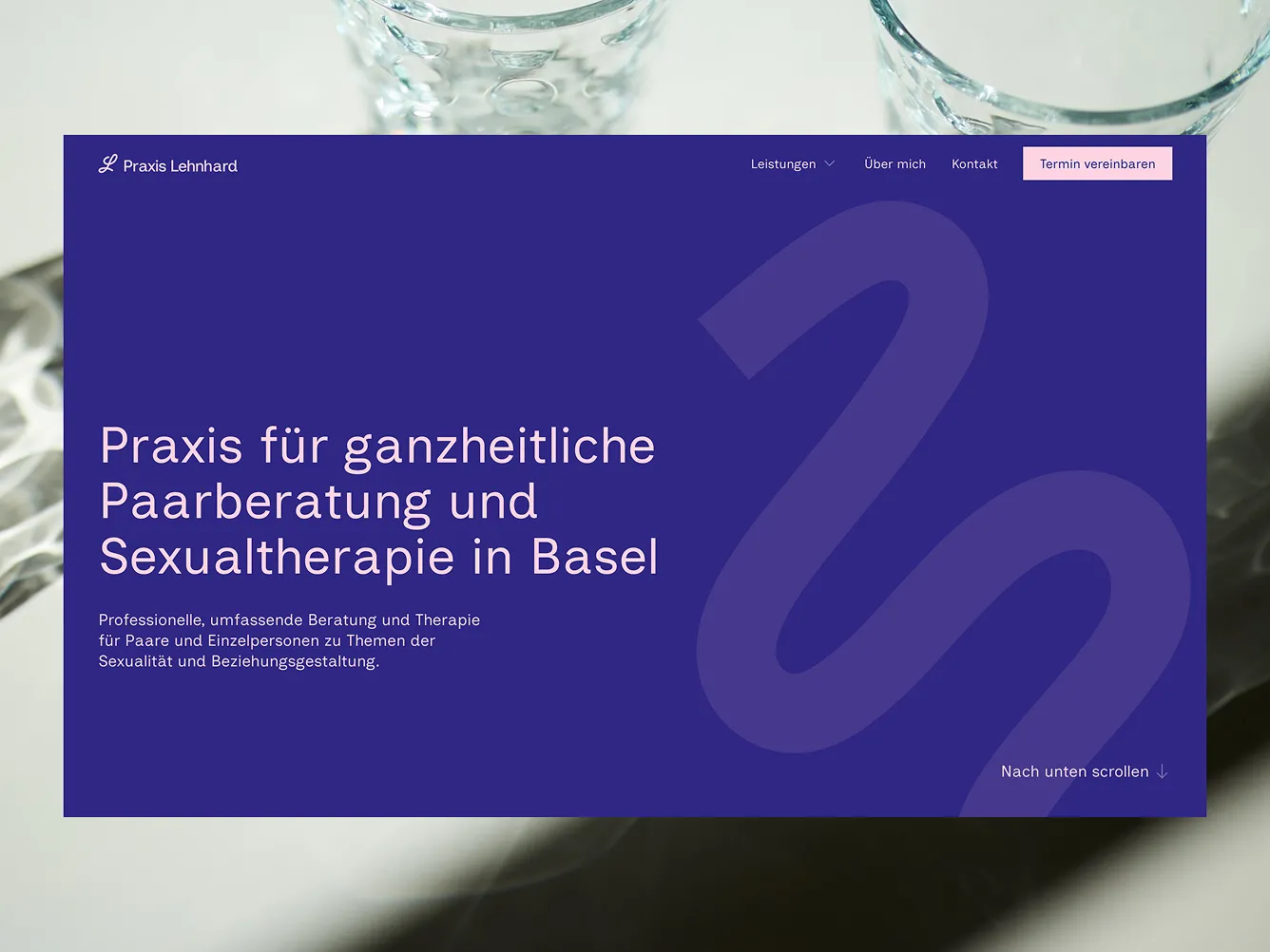 Startseite einer Praxiswebsite mit dem Titel Praxis für ganzheitliche Paarberatung und Sexualtherapie in Basel